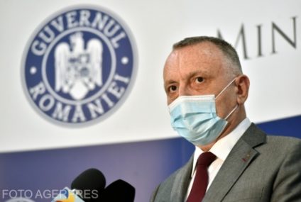 Sorin Cîmpeanu: Dacă incidenţa trece în Bucureşti de 3 la mie, 54-55 de şcoli trec în on-line săptămâna viitoare