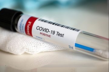 Numărul copiilor infectați cu COVID-19 crește în continuare. 387 de minori sunt internați, 13 sunt la ATI