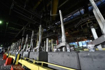 Protest al sindicatelor din industria aluminiului în fața Guvernului. Producția, afectată de creșterea prețurilor la energie și gaze