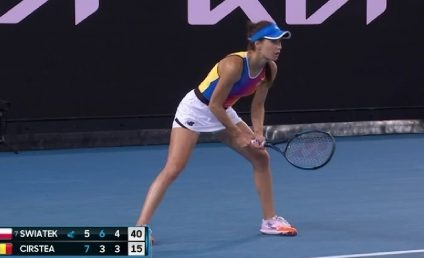 Sorana Cîrstea a fost învinsă la mare luptă de Iga Swiatek, în optimi la Australian Open. Românca şi-a egalat cea mai bună performanţă la Melbourne