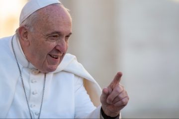 Sprijiniţi-vă copiii dacă sunt gay, le recomandă Papa Francisc părinţilor