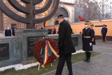 Ceremonie dedicată Zilei Internaţionale de Comemorare a Victimelor Holocaustului. Iohannis: Este imperativ să spunem un NU hotărât minciunii, urii, dezinformării!