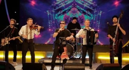 Zdob și Zdub și Frații Advahov vor reprezenta Republica Moldova la Eurovision 2022, cu o piesă despre trenul Chișinău-București. „Țаră vесhе, țаră nоuă/ Раrсă-і unа, раrсă-ѕ dоuă”