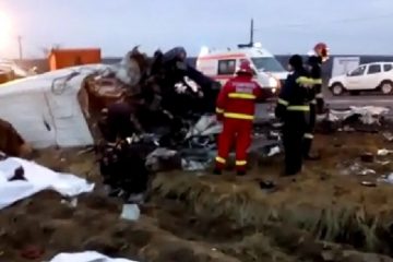 Grav accident de circulație în comuna Bălţaţi, judeţul Iaşi. Șapte persoane și-au pierdut viețile, gravida care se afla în ambulanță este nevătămată