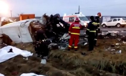 Grav accident de circulație în comuna Bălţaţi, judeţul Iaşi. Șapte persoane și-au pierdut viețile, gravida care se afla în ambulanță este nevătămată