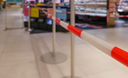 CNSU: Accesul în magazinele alimentare situate în centre comerciale, permis tuturor persoanelor cu respectarea unor condiţii