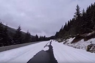 Circulaţia pe Transalpina a fost deschisă între Rânca şi Novaci. Se circulă în coloană, în condiţii de iarnă