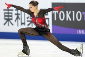 Patinatoarea vedetă a JO de Iarnă de la Beijing, rusoaica de numai 15 ani Kamila Valieva, care a reușit o săritură cvadruplă, a fost depistată pozitiv la un produs dopant