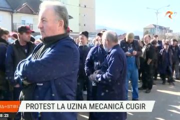 Protest spontan la Uzina Mecanică Cugir. Primii au oprit lucrul angajații fabricii de arme, care au refuzat să intre în schimb. Principala nemulțumire: salariile mici