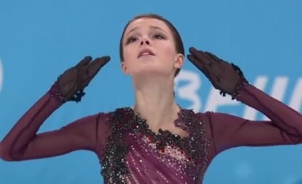JO | Lacrimi în finala fetelor la patinaj artistic: Kamila Kalieva a ratat podiumul, Trusova a luat doar argintul după 5 sărituri cvadruple, iar Anna Şcerbakova este noua campioană olimpică