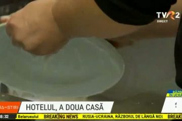 Un hotel din Tulcea a devenit de două săptămâni a doua casă pentru refugiații din Ucraina. Cei care și-au găsit deja cazare în oraș se întorc să dea o mână de ajutor concetățenilor abia sosiți din zona de război