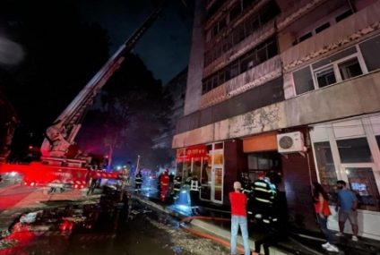 Poliţia Capitalei şi Parchetul fac cercetări în legătură cu incendiul de la blocul de pe Strada Baciului. 112 persoane s-au autoevacuat şi 11 au fost evacuate