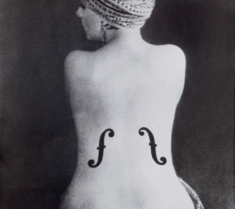”le-violon-d’ingres”,-faimoasa-fotografie-a-lui-man-ray,-s-a-vandut-cu-o-suma-record-de-12,4-milioane-de-dolari