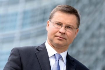 Comisia Europeană permite statelor membre să modifice PNRR, pentru a face față crizei energetice