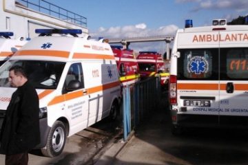 Directorul Serviciului de Ambulanţă din Neamţ şi două asistente şefe, arestaţi preventiv pentru luare de mită