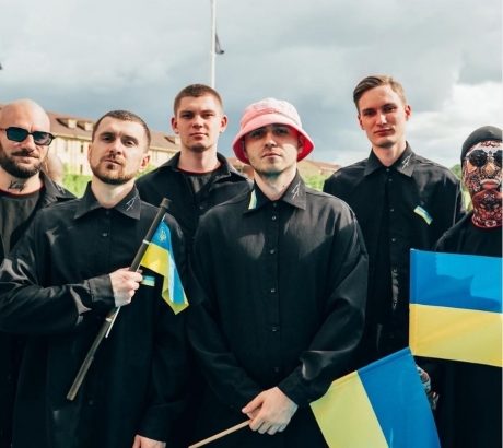 kalush-orchestra,-trupa-ucraineana-care-a-castigat-eurovision,-isi-scoate-la-licitatie-trofeul,-ca-sa-stranga-bani-pentru-armata-ucraineana