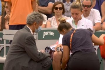 Simona Halep, după ce a fost eliminată în turul 2 la Roland Garros: Am suferit un atac de panică în timpul meciului. Mouratoglou: Îmi asum responsabilitatea pentru rezultate