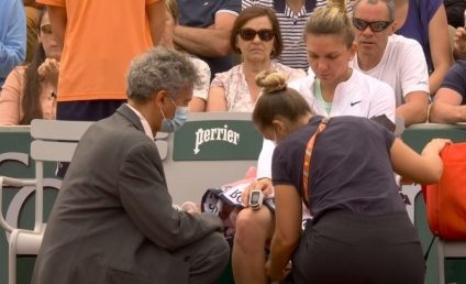 Simona Halep, după ce a fost eliminată în turul 2 la Roland Garros: Am suferit un atac de panică în timpul meciului. Mouratoglou: Îmi asum responsabilitatea pentru rezultate