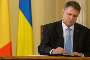 Iohannis a promulgat legea prin care Codul penal sancționează și incitarea la ură pentru apartenență politică