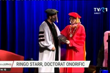 BOSTON | Ringo Starr a primit titlul onorific de doctor al universităţii Berklee