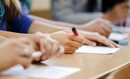 Bacalaureat 2022. Probele de evaluare a competenţelor. Peste 126.000 de absolvenţi de liceu s-au înscris pentru susţinerea examenului