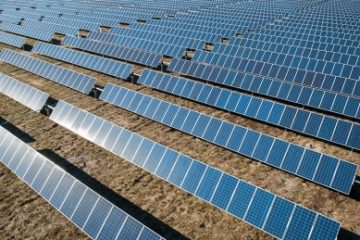 Greenpeace lansează un raport despre potenţialul fotovoltaic al clădirilor publice din România