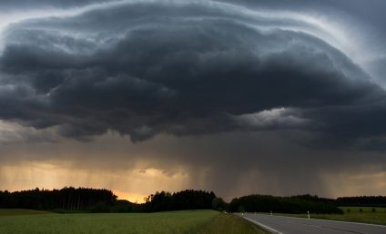 METEO ANM: Cod galben de ploi abundente şi vijelii în întreaga ţară, până duminică seara