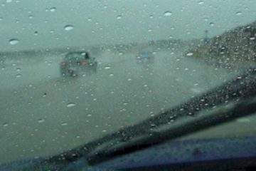 Circulaţie în condiţii de ploaie torenţială pe A2 Bucureşti – Constanţa. Risc de acvaplanare