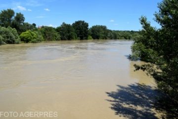 Cod portocaliu de inundaţii pe râuri din judeţul Braşov. Cod galben pe râuri din județele Mureş, Bistriţa-Năsăud, Cluj şi Alba