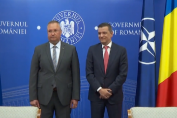 A fost semnat contractul pentru execuţia Lotului 1 al Autostrăzii Ploieşti-Buzău. Premierul a spus că până pe 31 decembrie vor fi semnate toate contractele pentru Autostrada Moldova