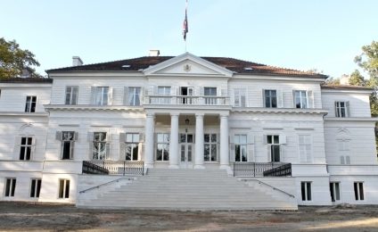 Domeniul Regal Săvârşin – deschis vizitatorilor, săptămânal, de vineri până duminică