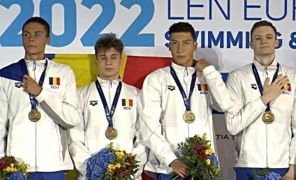 România, aur la ştafetă masculin 4×100 m liber, cu David Popovici în primul schimb, la CE de Înot Juniori: ”E un câștig muncit împreună”