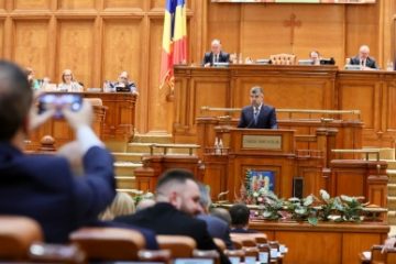 Sondaj Avangarde, privind intențiile de vot: PSD și PNL sunt pe primele locuri. Totodată, majoritatea românilor sunt de acord cu impozitarea cu 80% a pensiilor speciale