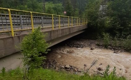 Cod galben de viituri pe râuri din judeţele Caraş-Severin şi Timiş, până la ora 22.00