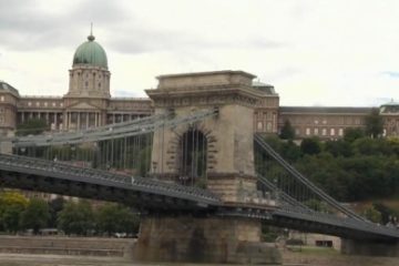 Ungaria: Aproximativ 1.000 de demonstranţi au blocat un pod din Budapesta din cauza unui plan de creştere a taxelor