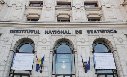 Angajații INS, protest în fața instituției, de Ziua Statisticianului