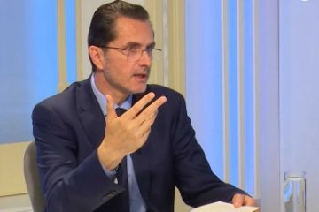 Bănescu: Biserica nu militează pentru interzicerea ”totalitară” a avortului, ci încurajează aducerea pe lume a fiinţei umane