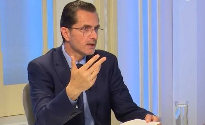 Bănescu: Biserica nu militează pentru interzicerea ”totalitară” a avortului, ci încurajează aducerea pe lume a fiinţei umane