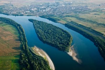 Circulația navelor pe Dunăre, pe sectorul din apropierea insulei Belene, din Bulgaria, a fost suspendată. Nivelul fluviului a scăzut 7 centimetri, în ultimele 24 de ore