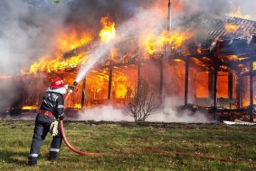 DSU: Pompierii militari au acționat pentru localizarea și stingerea a 137 incendii de vegetație, ce au afectat o suprafață de 790 ha