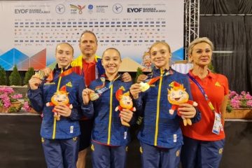 România, medaliată cu aur în concursul feminin pe echipe la Festivalul Olimpic al Tineretului European, desfășurat în Slovacia. Amalia Puflea, argint la individual compus