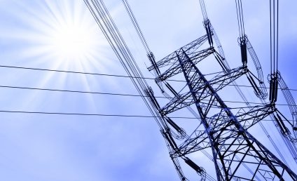 Dâmboviţa: Peste 1.700 de consumatori din 13 localităţi nu au curent electric. În Prahova, peste 3.500 de consumatori nu au electricitate din cauza vremii; inundaţii ale carosabilului în Sinaia şi Comarnic