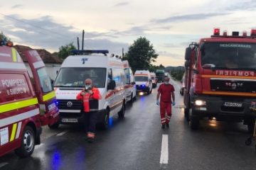 14 persoane au fost rănite în orașul Arad, în urma unui accident rutier