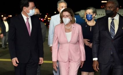 De ce costumul roz al lui Nancy Pelosi, din Taiwan, a exprimat mai mult decât ”puterea unei haine”