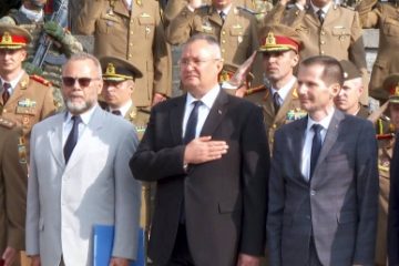 Eroii Primului Război Mondial, omagiaţi la Mausoleul de la Mărăşeşti. Ciucă: Războiul este cea mai mare tragedie prin care poate trece un popor