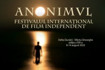 Începe Festivalul de Film Anonimul, în Delta Dunării. Competiția debutează cu proiecţia „Mariupolis 2”, a regizorului lituanian Mantas Kvedaravicius, capturat de armata rusă şi ucis în Mariopol