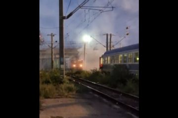 Incendiu la locomotiva unui tren de călători în Gara de Sud din Ploiești. Nu s-au înregistrat victime