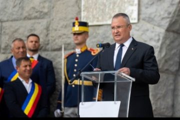 Premierul, de Ziua Internaţională a Tineretului: Este nevoie de solidaritate între generaţii pentru a depăşi dificultăţile