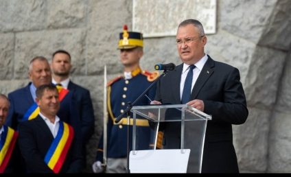 Premierul, de Ziua Internaţională a Tineretului: Este nevoie de solidaritate între generaţii pentru a depăşi dificultăţile