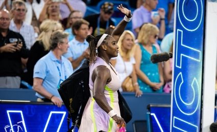 Serena Williams a fost învinsă de Emma Răducanu la ultima ei apariție la turneul de la Cincinnati. Campioana americană a refuzat să vorbească la finalul meciului